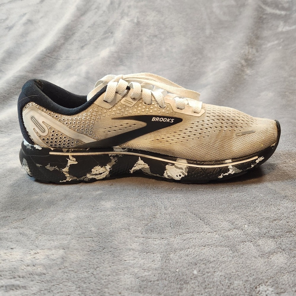 Brooks Shoes Womens 9.5 White Black Camo Ghost 14 Running Sneaker 1203561B135